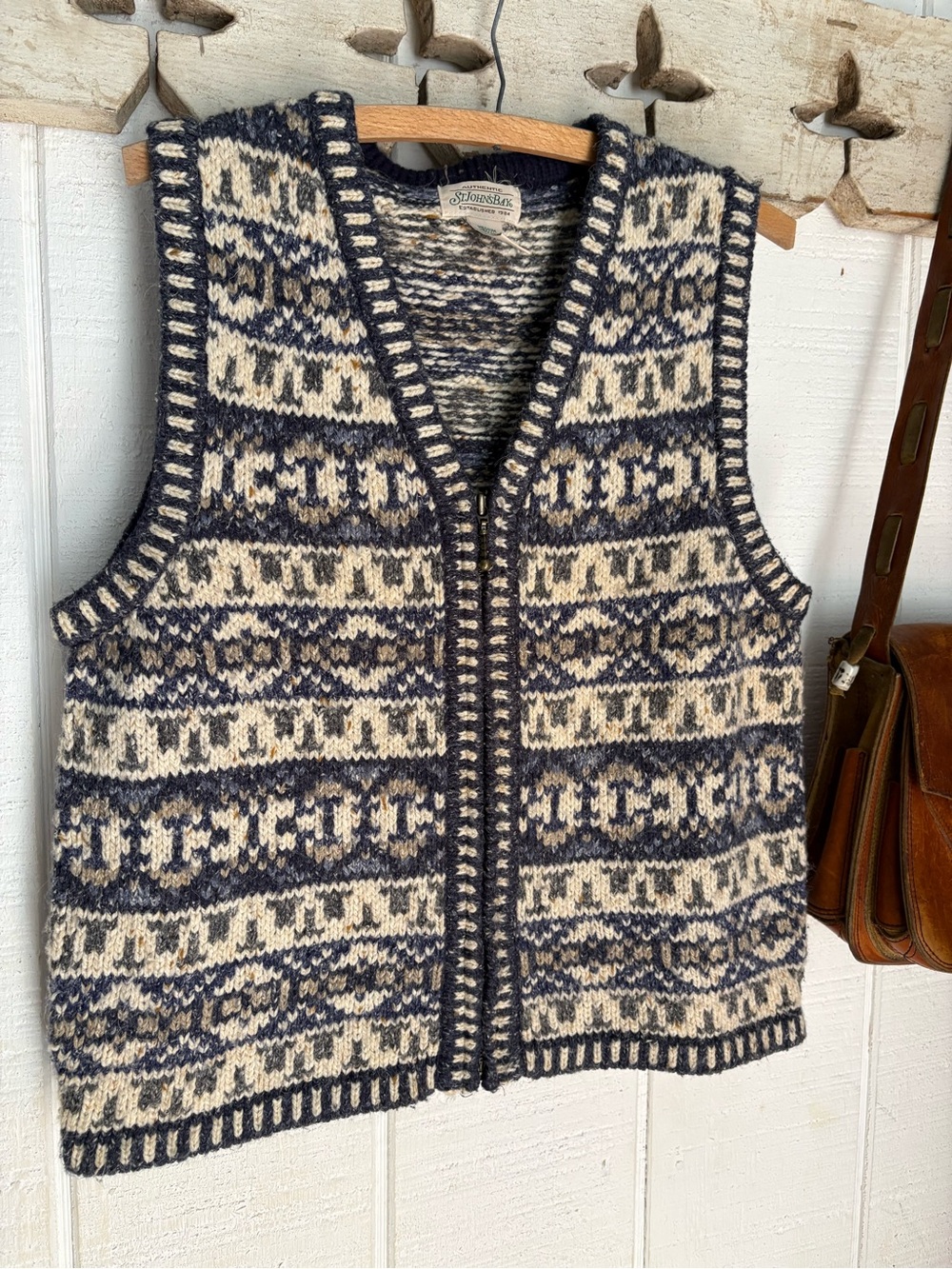 Vintage 90s Hand-Knit Fair Isles Vest Medium
